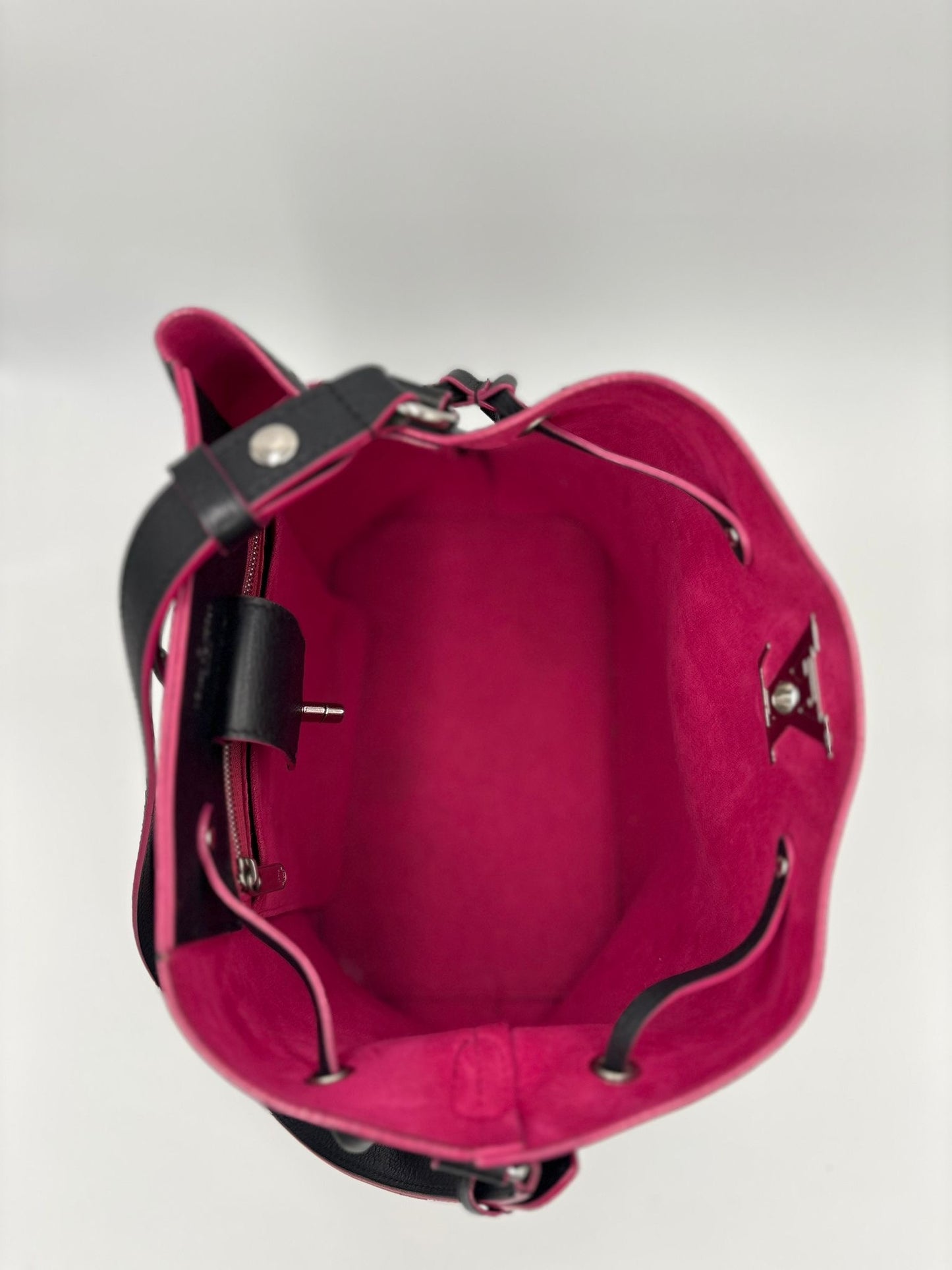 Borsa Louis Vuitton Lockme Bucket