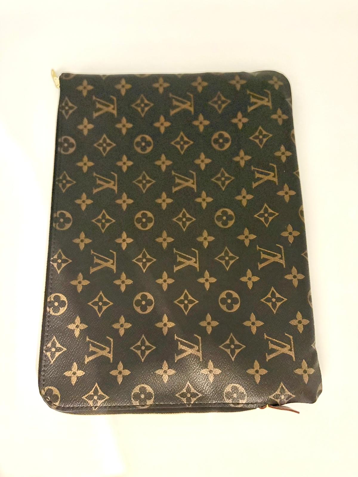 Pochette Louis Vuitton Monogram