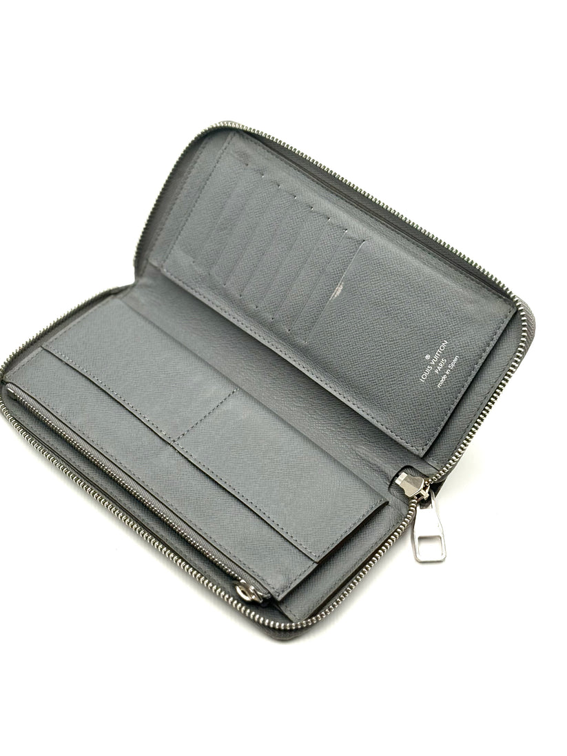Portafoglio Louis Vuitton Zippy Taiga – Il Lusso del Borgo