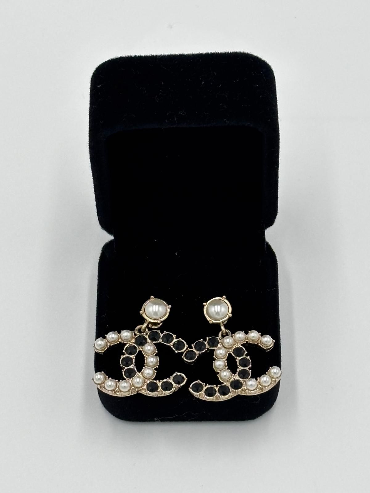 Orecchini Chanel CC Perline