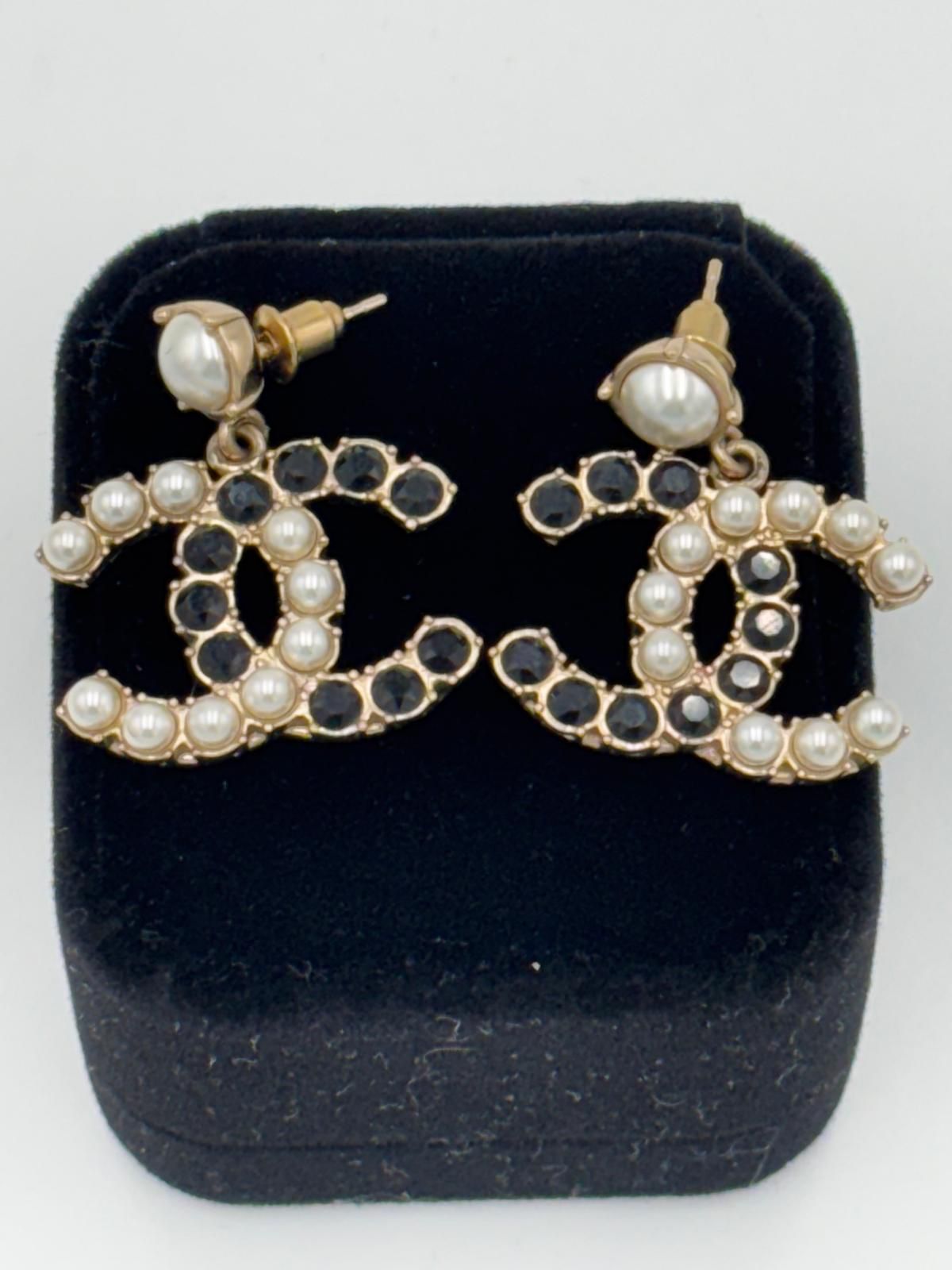 Orecchini Chanel CC Perline